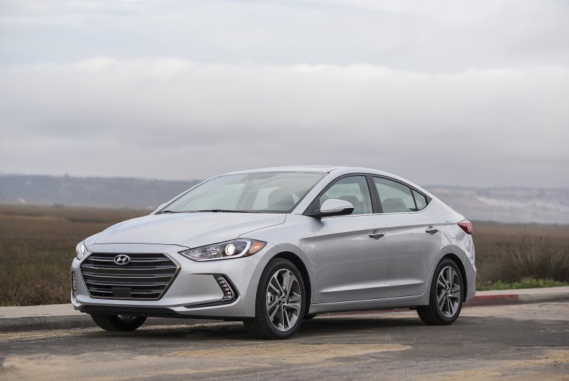 Hyundai Elantra 2016 салон