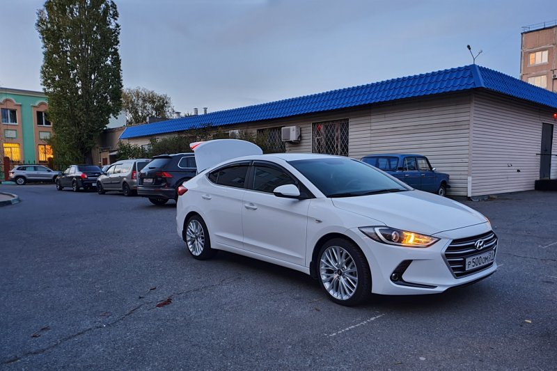 Hyundai Elantra 6
