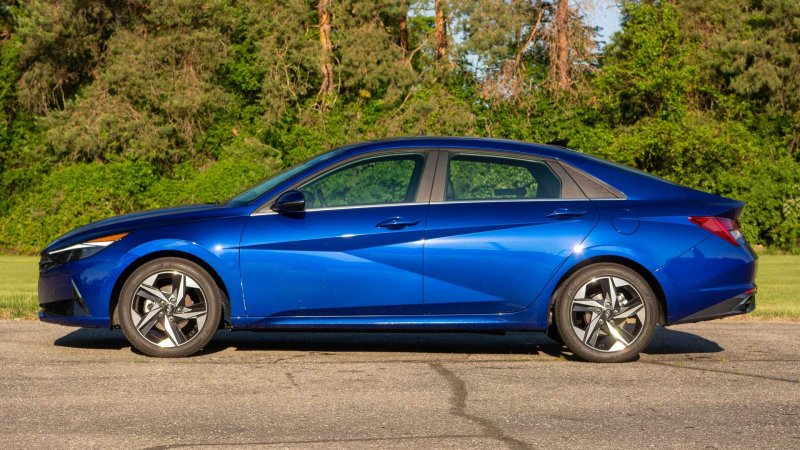 Hyundai Elantra 6