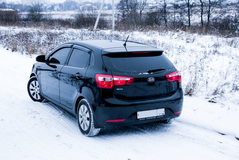 Kia Rio 3 2014 хэтчбек синяя