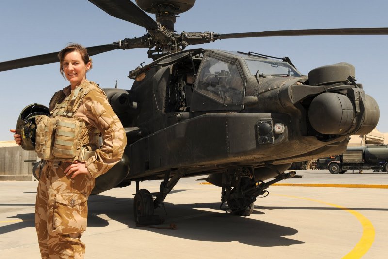 Пилот боевого вертолёта Apache