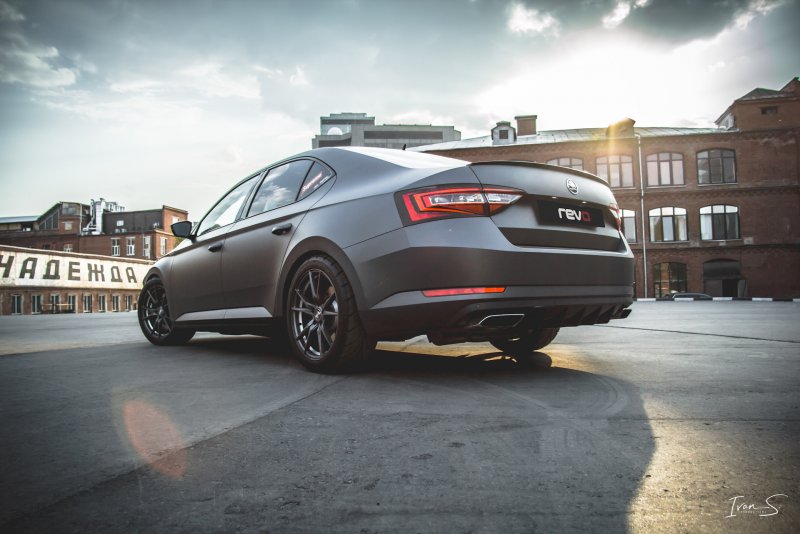 Skoda Superb стенс