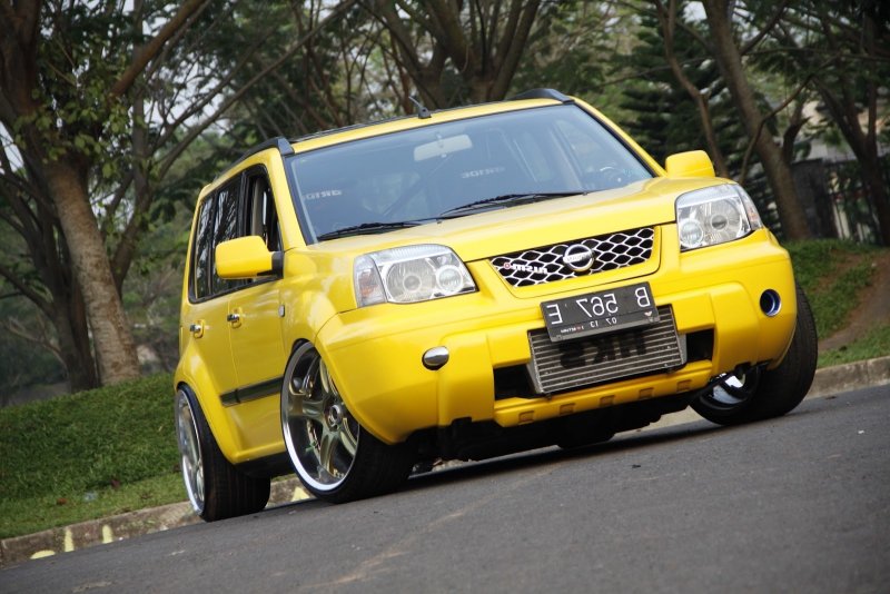 Nissan x-Trail t30 Yellow