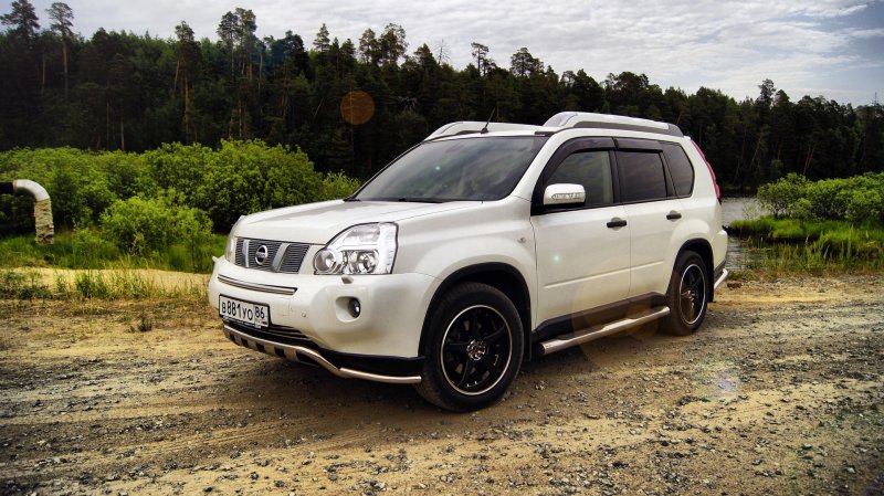 Nissan x-Trail 2010 белый
