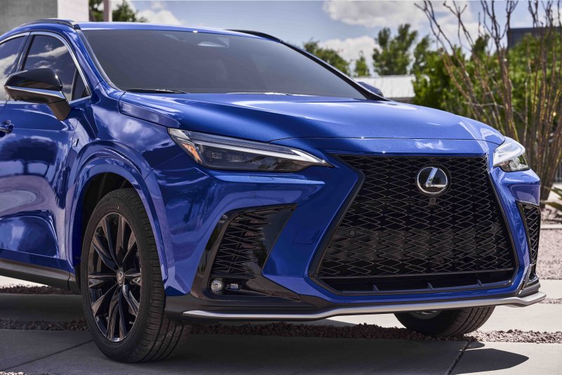 Lexus NX 250 2022 интерьер