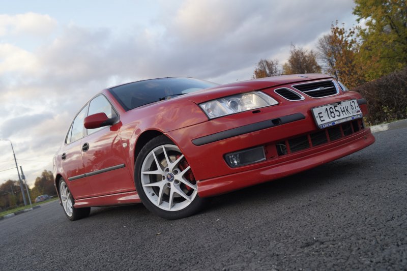 Saab 9-3 красный