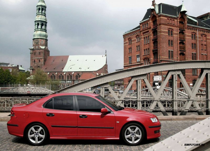 Saab 9-3 1.9 tid вид сзади