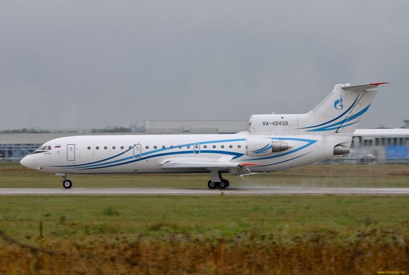 АН-42 пассажирский самолёт