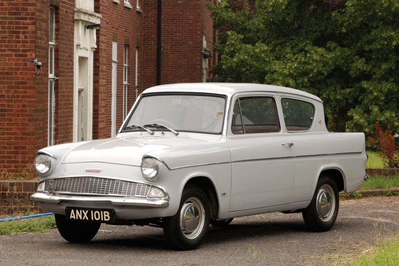 Ford Anglia 105e Estate
