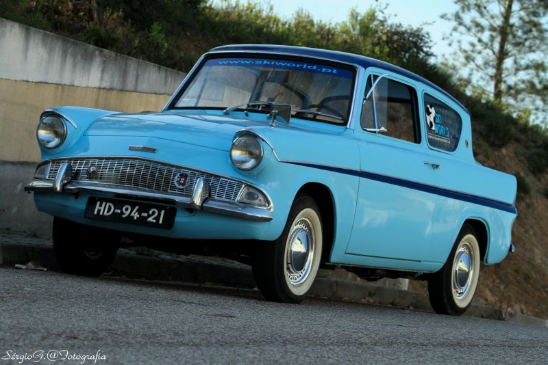 Форд Англия Делюкс 105е