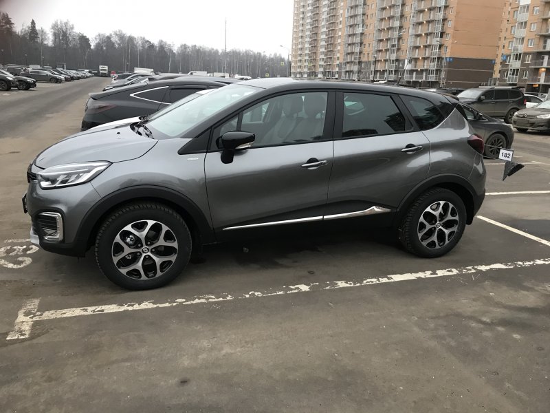 Renault Captur серая платина