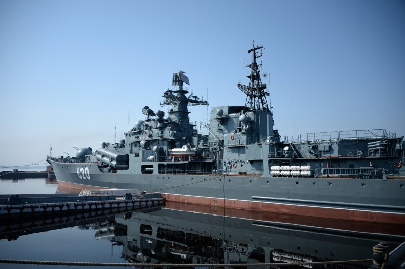 Военные корабли в Кронштадте