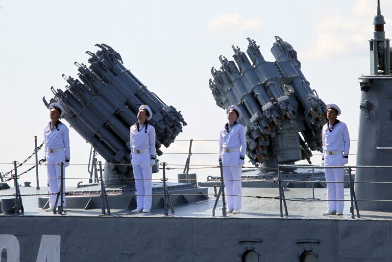 Корабль Уренгой в Кронштадте