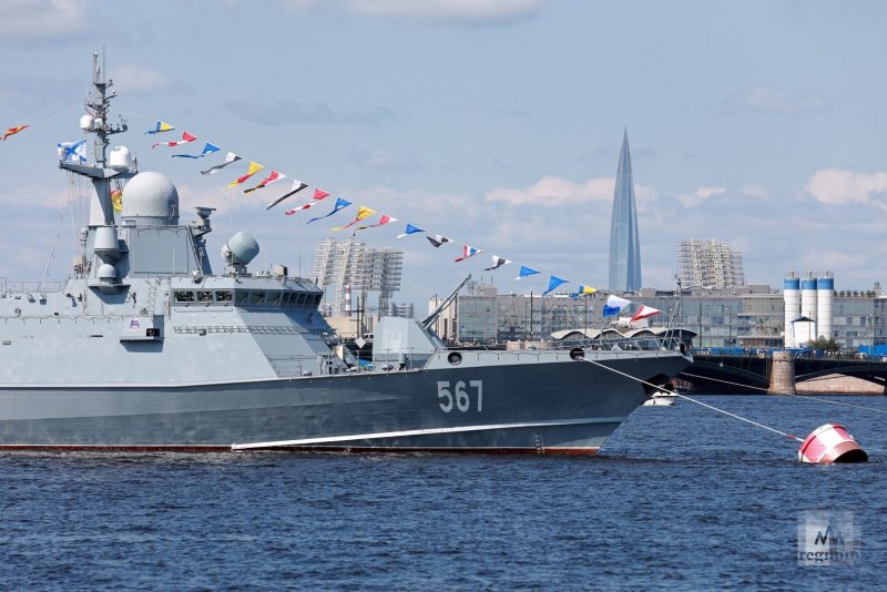 Военные корабли в Кронштадте