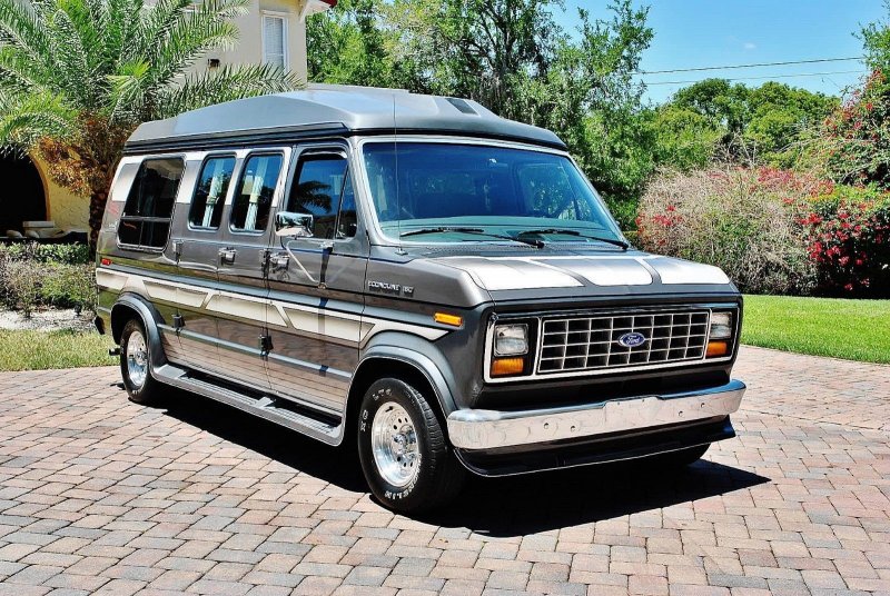 Ford Econoline фургон