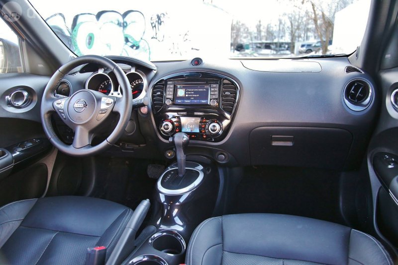 Nissan Juke 2011 салон