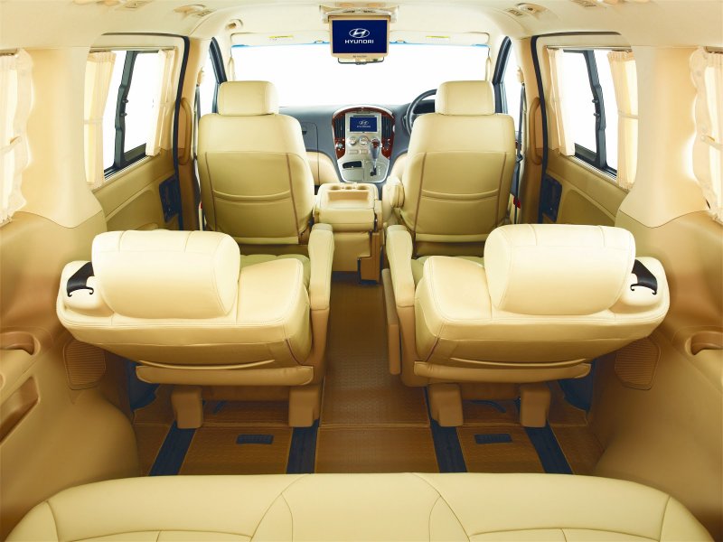 Hyundai h1 Grand Starex салон