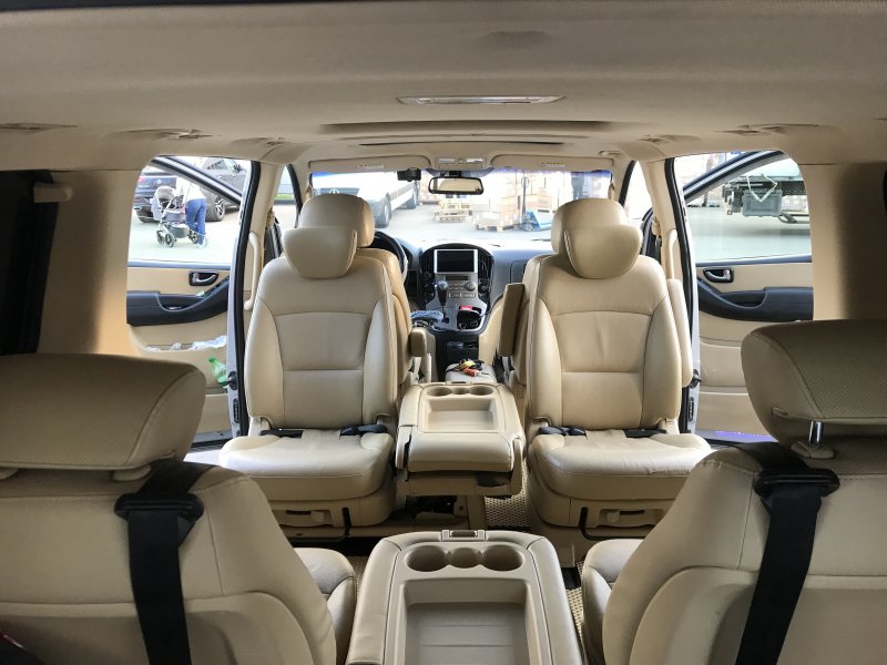 Hyundai Grand Starex HVX 2012