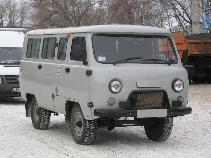 УАЗ 2206 занесло