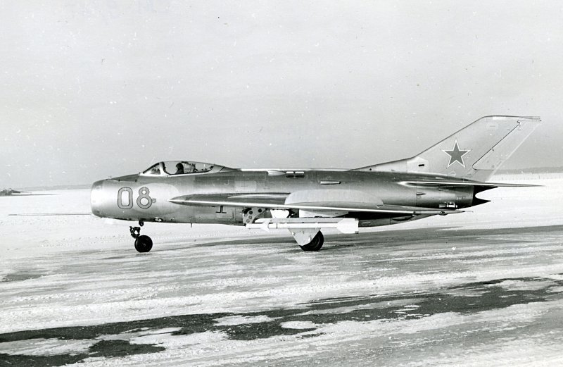 Су 57 и беспилотник охотник