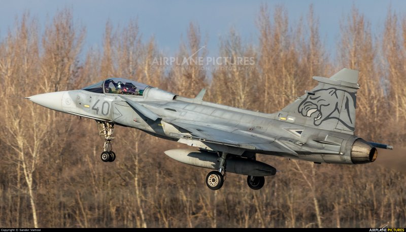 Французский самолет Мираж-4000