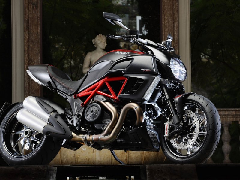Ducati Diavel Carbon 2013