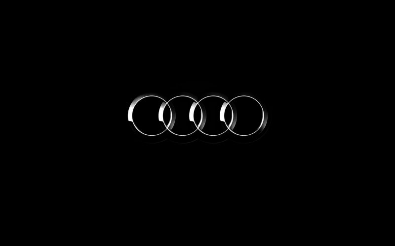 Audi на черном фоне