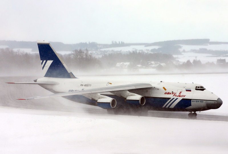 Самолёт Антей АН-124