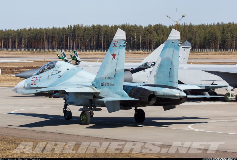 Су-27уб RF-33758