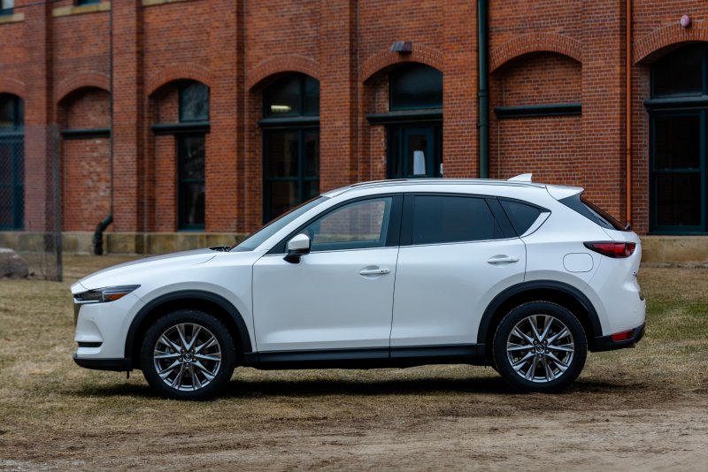 Mazda cx5 белая с черной крышей