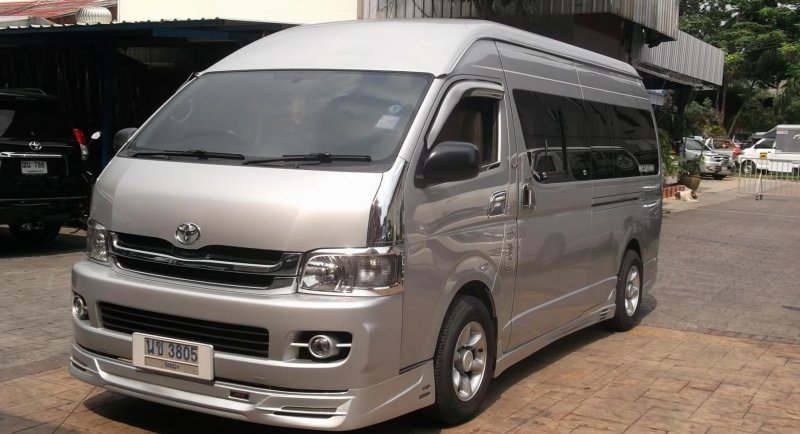 Минивэн Toyota Hiace