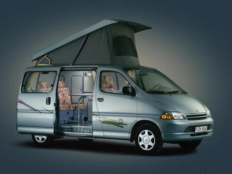 Микроавтобус Toyota Hiace