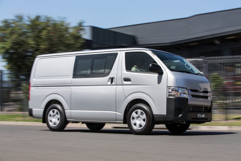 Микроавтобус Toyota Hiace