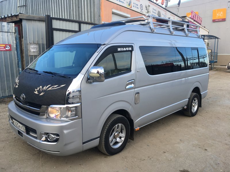 Тойота Hiace 2011