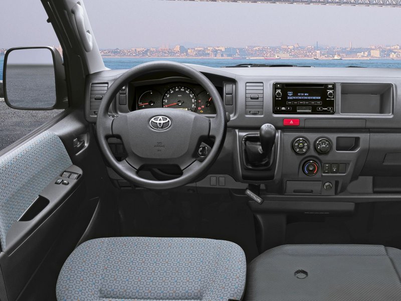 Тойота Hiace 2019