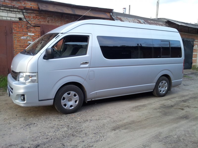 Toyota Hiace 2