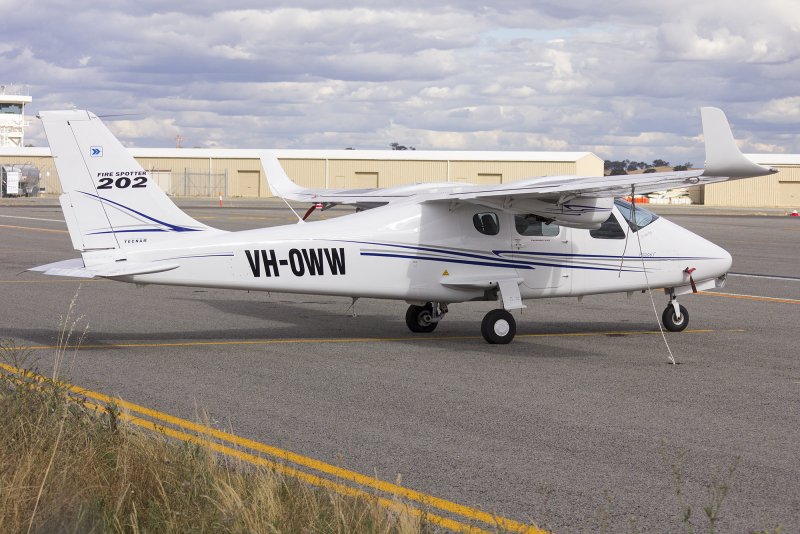 Самолет Tecnam p2006t