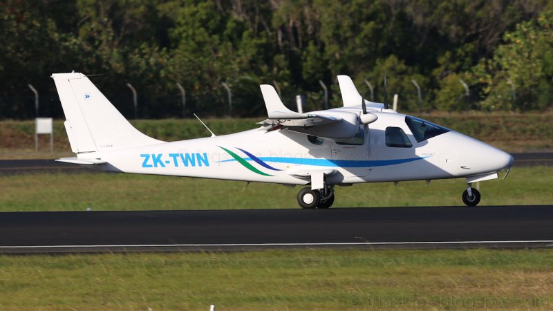 Самолет Tecnam p2006t, Италия