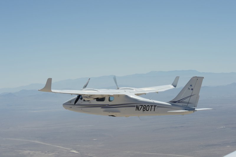 Diverging aircraft