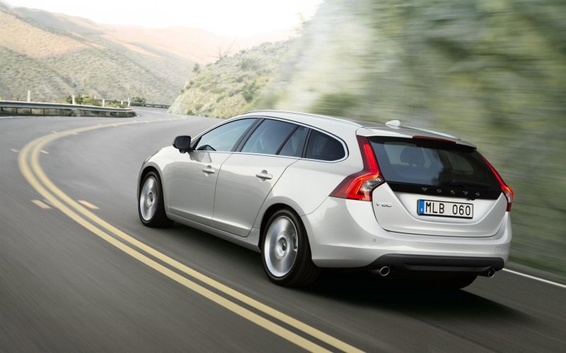 Volvo v60 универсал 2011