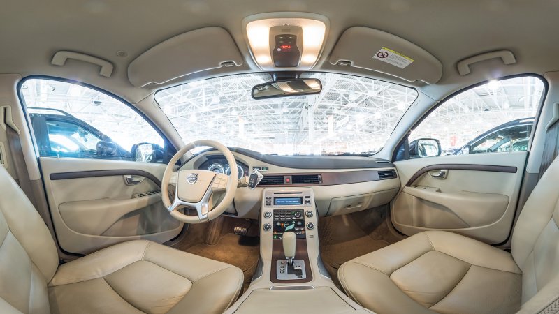 Volvo xc70 белый салон