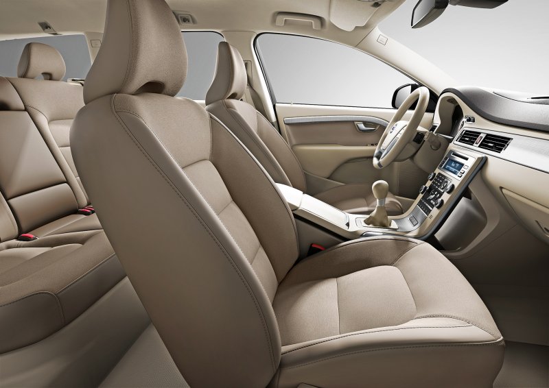 Volvo xc70 белый салон