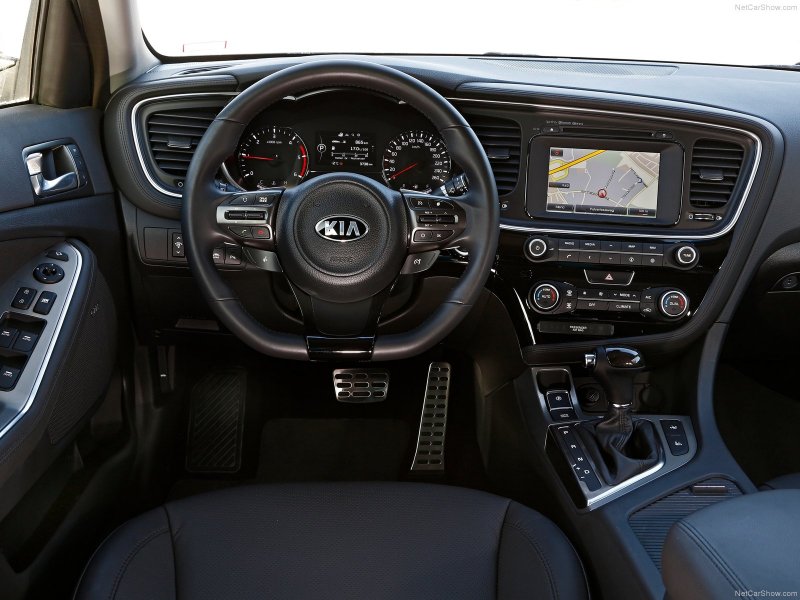 Kia Optima черная салон