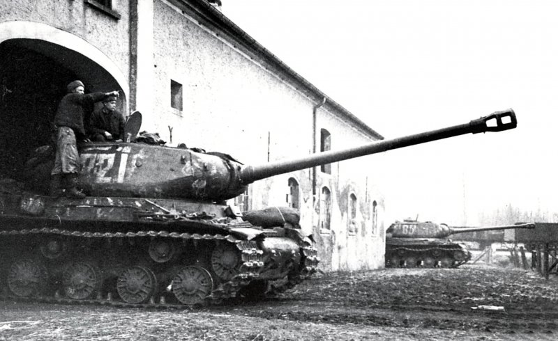 Танк ИС-2 1945