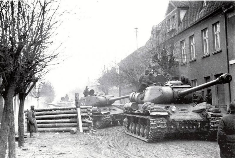 Танк ИС-2 1945