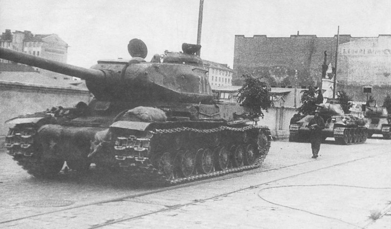 Тяжёлый танк ИС-2 Берлин
