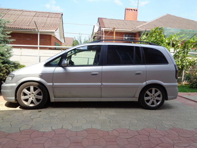 Opel Zafira OPC