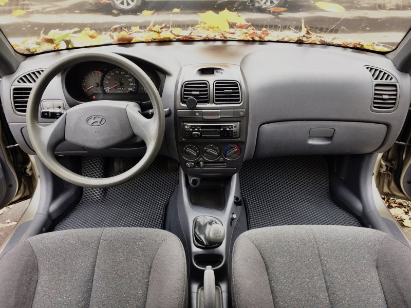 Hyundai Accent 2008 салон