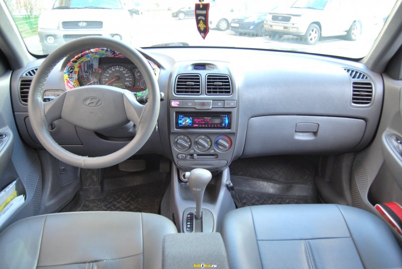 Hyundai Accent 2007 салон чёрный