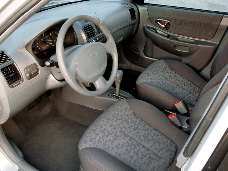 Hyundai Accent mt3 салон